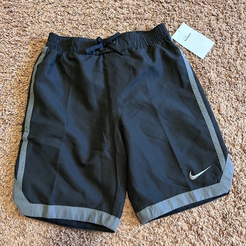 Nike Boys Swim Shorts Black Anthracite Board Trunks NESSE793-001 Size Large  NWT